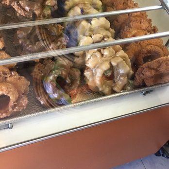 Donut Den - Donuts Near Me - Petaluma, California Donut Den - Donuts Near Me - Petaluma, California