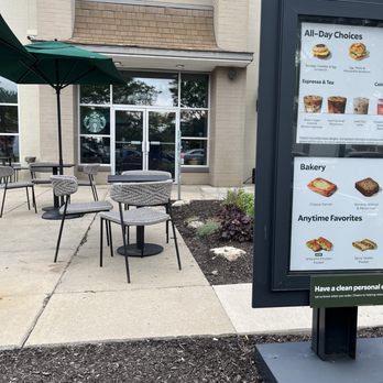 Starbucks - Modern outside eating - Coffee & Tea Near Me - Fort Wayne, Indiana