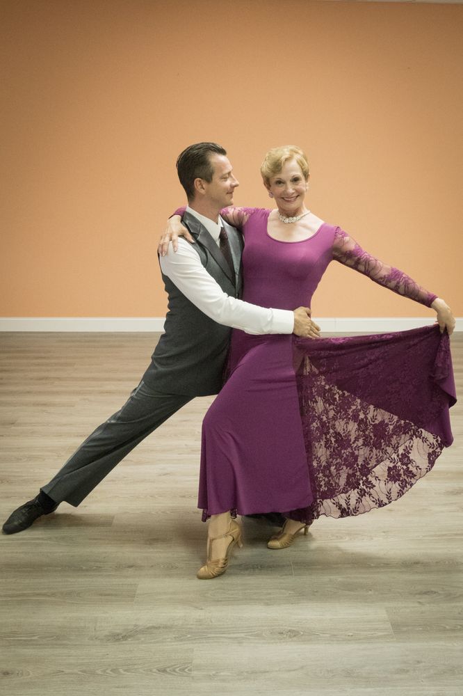 Suzanne's Dance Fitness Logo