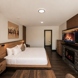 Rockwater Secret Cove Resort - Poolside Family Suite