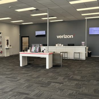 Verizon - Mobile Phones Near Me - Macomb, Michigan Verizon - Mobile Phones Near Me - Macomb, Michigan