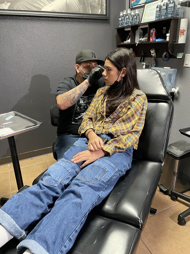 BLACK LOTUS TATTOO STUDIO Updated August 2024 218 N Texas Blvd