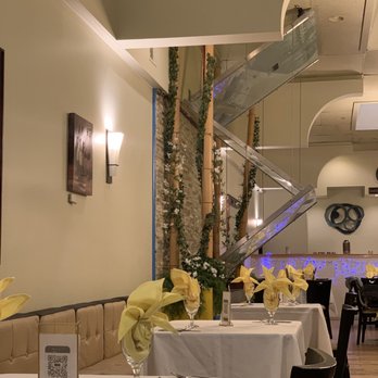 Shahi Indian Grill - Beautiful setting - Indian Near Me - Omaha, Nebraska
