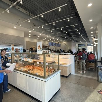Tous Les Jours - Inside - Bakeries Near Me - Novi, Michigan
