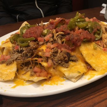 Smokey Bones - Loaded Nachos - American Near Me - Grand Rapids, Michigan