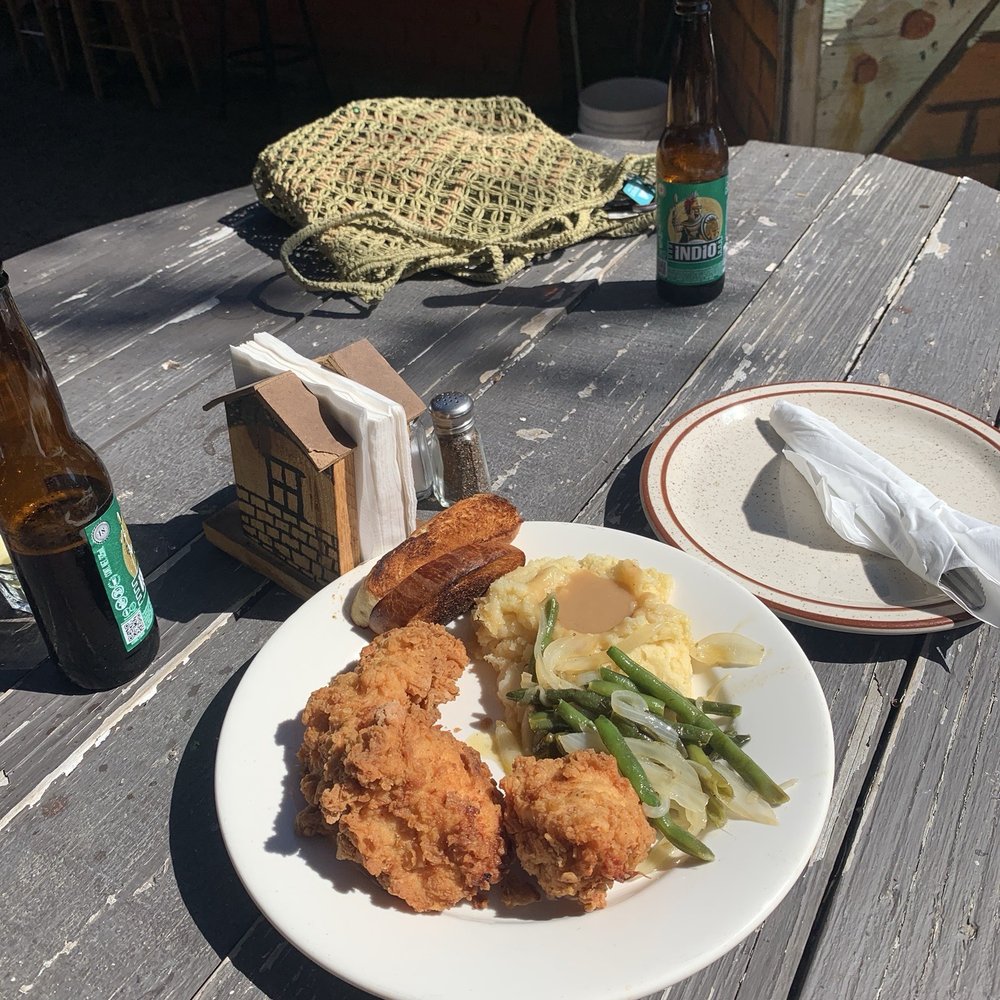 Happy Hour Cantiles - Thursday chicken dinner ($8) - Pizza Near Me - Puerto Nuevo, BCN