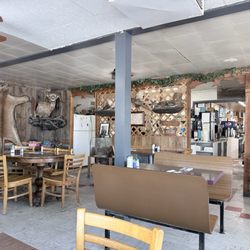The Oasis Cafe & Motel - Decor