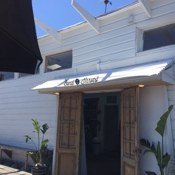 Blueys Kitchen - Front entrance - Cafes Near Me - Santa Monica, California