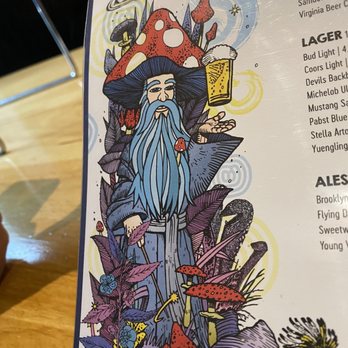Mellow Mushroom Williamsburg - Bars Near Me - Williamsburg, Virginia
