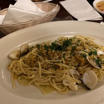 Vito's Italian Restaurant - Linguini with Clam Sauce - Italian Near Me - Greensboro, North Carolina Vito's Italian Restaurant - Linguini with Clam Sauce - Italian Near Me - Greensboro, North Carolina