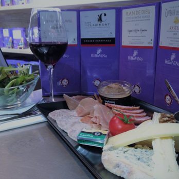 Bibovino - Assiette Charcuterie fromage AOP - Beer, Wine & Spirits Near Me - La Roche-sur-Yon, 85 Bibovino - Assiette Charcuterie fromage AOP - Beer, Wine & Spirits Near Me - La Roche-sur-Yon, 85