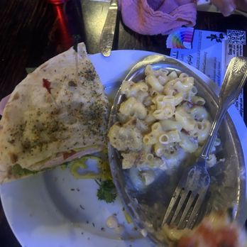 Junkyard Cafe - American Near Me - Simi Valley, California