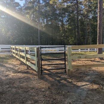 Full Circle Fence - Fences & Gates Near Me Full Circle Fence - Fences & Gates Near Me