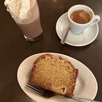 Abraco - Hot chocolate, Espresso, plum cake - Coffee Roasteries Near Me - New York, New York