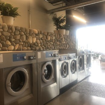 Clean Laundromat - Laundromat Near Me - Eugene, Oregon