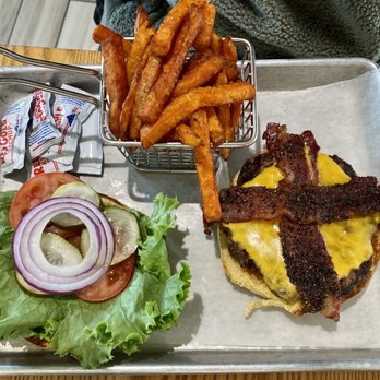 Café Sol - Oasis Burger Combo - Burgers Near Me - Iowa Colony, Texas
