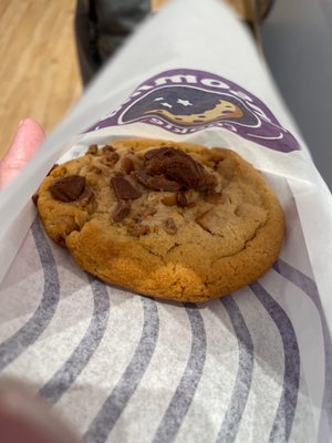 Insomnia Cookies by null