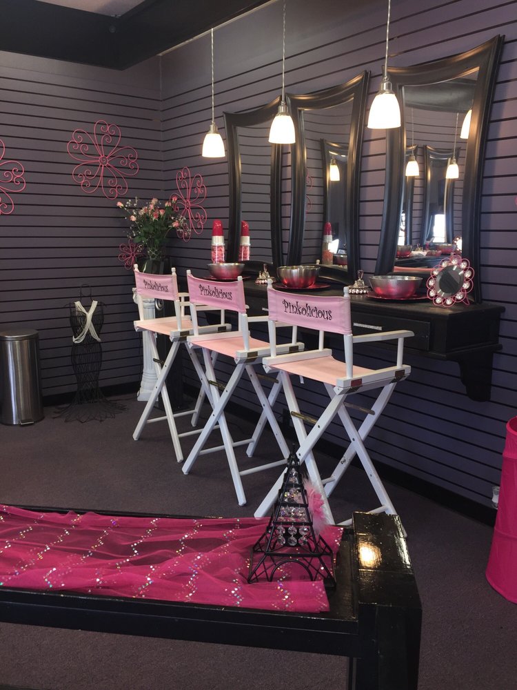 Pinkolicious Birthday Party Spa For Girls Logo