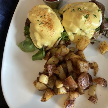 Monroe’s Restaurant - Steak & eggs Benedict - American Near Me - Westbury, New York Monroe’s Restaurant - Steak & eggs Benedict - American Near Me - Westbury, New York