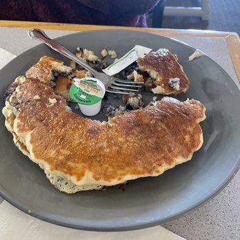 Calico's - Eaten Blueberry Pancakes - American Near Me - Kingman, Arizona