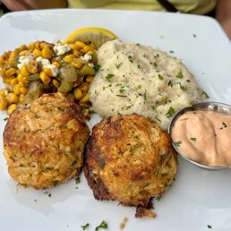 2 Crab Cake Dinner