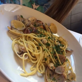 Hostaria Romana - Spaghetti with clams - Italian Near Me - Rome, RM Hostaria Romana - Spaghetti with clams - Italian Near Me - Rome, RM