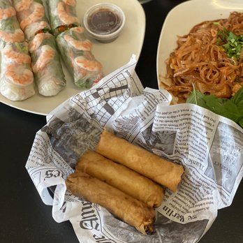 Eat30 Cafe - Spring rolls and eggrolls - Ramen Near Me - De Pere, Wisconsin