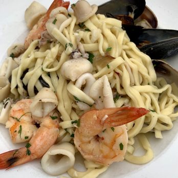 Sonoma Grille - Seafood linguine - Seafood Near Me - Sonoma, California Sonoma Grille - Seafood linguine - Seafood Near Me - Sonoma, California