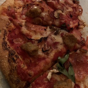 Strap Tank Brewery - Supreme pizza, I know it looks like it's missing half the ingredients and toppings but that's how it came - New American Near Me - Lehi, Utah Strap Tank Brewery - Supreme pizza, I know it looks like it's missing half the ingredients and toppings but that's how it came - New American Near Me - Lehi, Utah