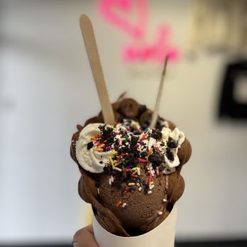 Sweet Handkraft - Chocolate ice cream with sprinkles, Oreo crumbles in a chocolate bubble waffle - very good too! - Desserts Near Me - Metairie, Louisiana Sweet Handkraft - Chocolate ice cream with sprinkles, Oreo crumbles in a chocolate bubble waffle - very good too! - Desserts Near Me - Metairie, Louisiana