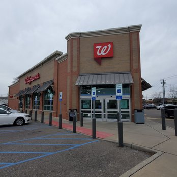 Walgreens - Entrance - Cosmetics & Beauty Supply Near Me - Mineola, New York Walgreens - Entrance - Cosmetics & Beauty Supply Near Me - Mineola, New York