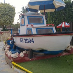 Mini Golf Las Salinas - The boat mini golf hole