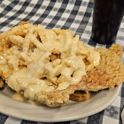 Rudi's Grill - Breaded pork tenderloin horseshoe