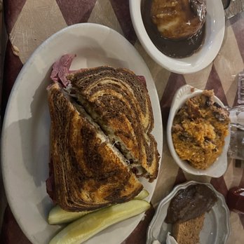 Schnitzelbank - Rueben Potato Glaze Apple Butter Sweet Potato Casserole - American Near Me - Jasper, Indiana Schnitzelbank - Rueben Potato Glaze Apple Butter Sweet Potato Casserole - American Near Me - Jasper, Indiana