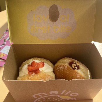 Mello - Box of two donuts: strawberries and cream and pb & j - Donuts Near Me - Vancouver, British Columbia