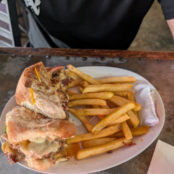 Moose's Draft House - Burgers Near Me - El Paso, Texas