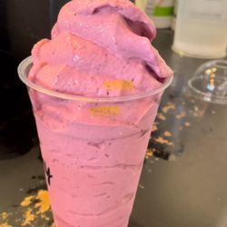 HB Wellness - This is an açai 250 calories, and 35 g of protein also