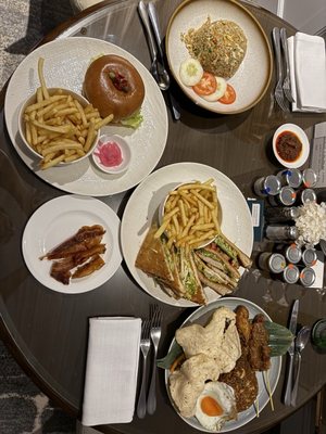 Four Seasons Hotel Singapore by null