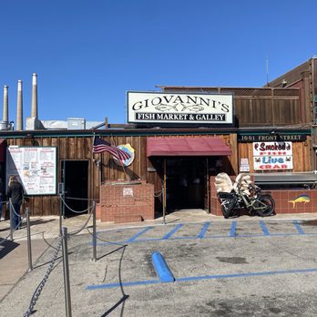 Giovanni's Fish Market - Exterior - Seafood Near Me - Morro Bay, California