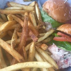 Five Ocean Bar & Grill - Lobster roll