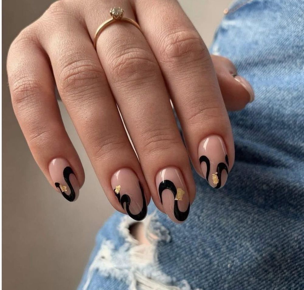 Trendy Nails Logo