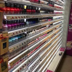Shoppers Drug Mart - Nail polish