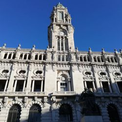 Sunday - Tourism Services - Porto's Town Hall