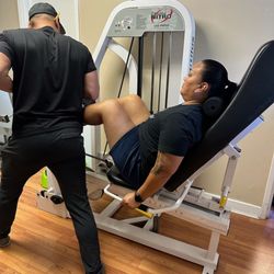 Los Gatos Strength - Patrick has a customized workout for every client. He pushed me and that's the type of trainer we all need!