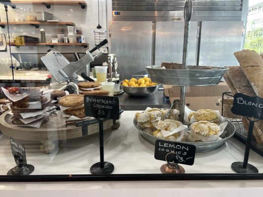 Moody Market & Provisions by null