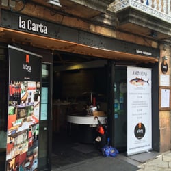 La Carta de Cimadevilla - Fachada nueva: igual que la anterior pero cambia el rótulo