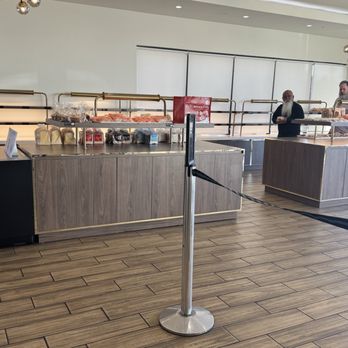 85°C Bakery Cafe-Anaheim - Nothing fresh. Nothing to buy - Bakeries Near Me - Anaheim, California