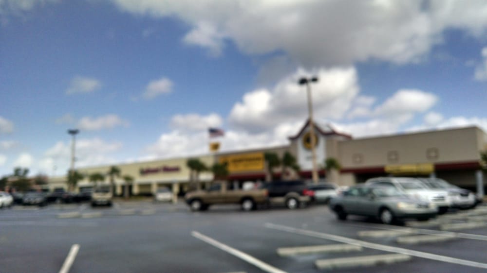 NORTHERN TOOL + EQUIPMENT Updated October 2024 9940 Interstate