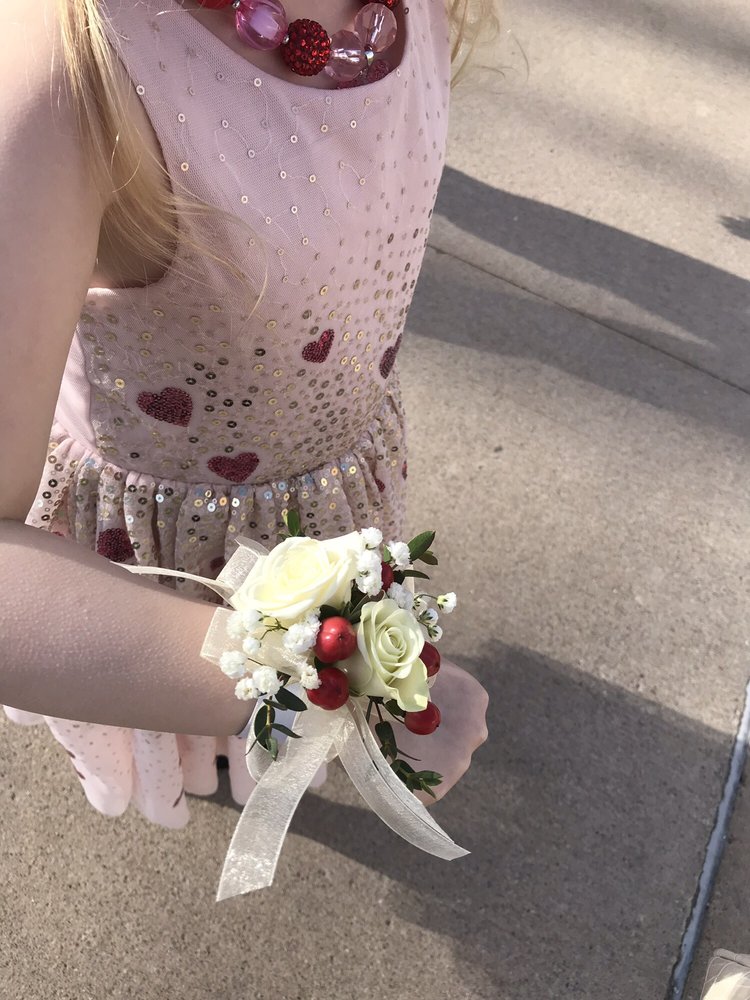 HAPPINESS IS FLOWERS & GIFTS 82 Photos & 33 Reviews 7330 Haggerty