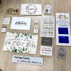 Bella Vita Gift - We get new signs in all the time!